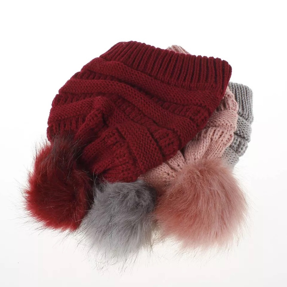 Beige knitted beanie hat - Picture 3 of 3